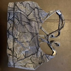 Lululemon free to be bra size 6